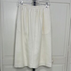 VINTAGE Evan-Picone Women’s Cream A-Line Skirt (Measurements in Description)
